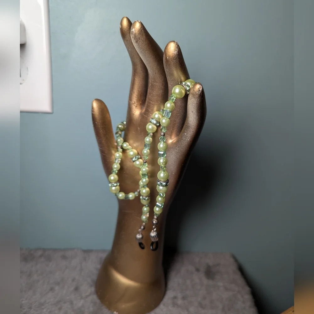 Eye glass Holder Green Beaded  Chain Faux pearl Rhinestone Vintage Style Fancy